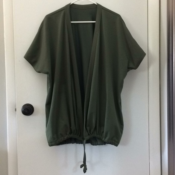 Lucy Tops - Lucy, Like-New, Great Green Color, L